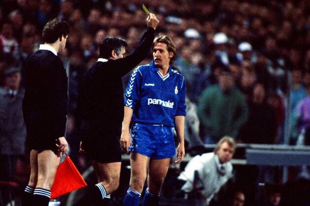 Bernd Schuster (Real) sieht Gelb Fußball Herren Saison 1988 1989, Primera Division, 1. Spanische Liga, Real Madrid Einzelbild Madrid