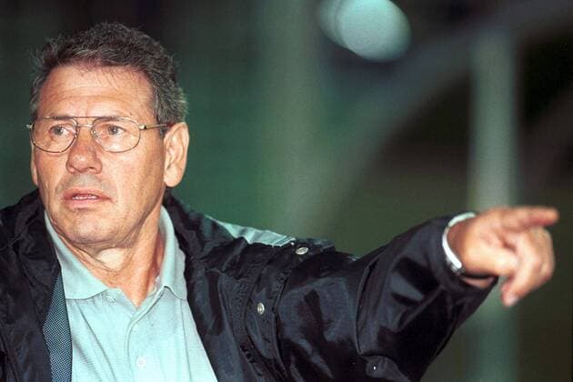 Trainer Eberhard Vogel (Magdeburg) Fußball Herren Saison 2000 2001, Oberliga Nordost Staffel Süd, 1. FC Magdeburg Einzelbild Rudolf-Harbig-Stadion Dresden