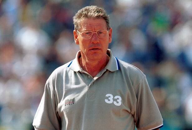 Trainer Eberhard Vogel (Magdeburg) Fußball Herren DFB-Pokal 2000 2001, Oberliga Nordost-Süd, 1. FC Magdeburg, FCM Porträt Ernst-Grube-Stadion Magdeburg