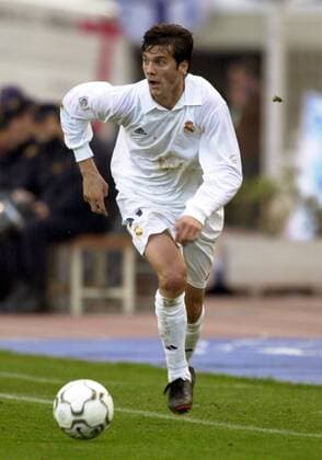 Santiago Solari (Real Madrid) am Ball Fußball Herren Primera Division 2001 2002, 1. Spanische Liga, Barcelona - Real Madrid 2:1, Vdig Einzelbild Estadio Olimpico, Olympiastadion Barcelona Dynamik,