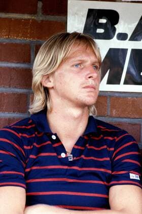 Bernd Schuster (Barca) muss zuschauen Fußball Herren Primera Division 1982 1983, 1. Spanische Liga, FC Barcelona, Saisonvorbereitung, Test, Testspiel Einzelbild Barcelona