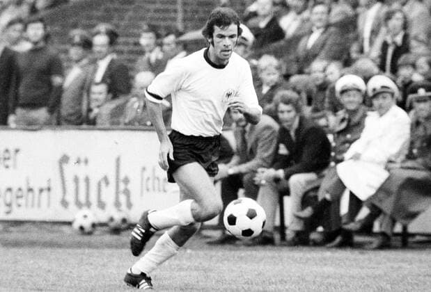 Ottmar Hitzfeld (BR Deutschland) im Nationaltrikot der Olympiaauswahl Fußball Länderspiel Herren Länderspiel 1972, Olympia-Auswahl, Olympiateam, Team, Nationalteam, Testspiel, Freundschaftsspiel Einzelbild München Dynamik,