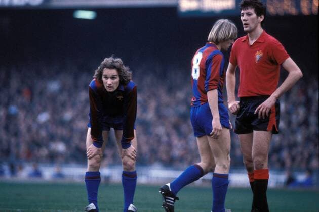 Allan Simonsen (li.) neben Bernd Schuster (beide FC Barcelona) Fußball Herren DEUTSCHSPRACHIGE SPORTZEITSCHRIFTEN UND -ZEITUNGEN NUR NACH RÜCKSPRACHE, Primera Division 1980 1981 Gruppe FC Barcelona - CA Osasuna Pamplona 6:0 Barcelona