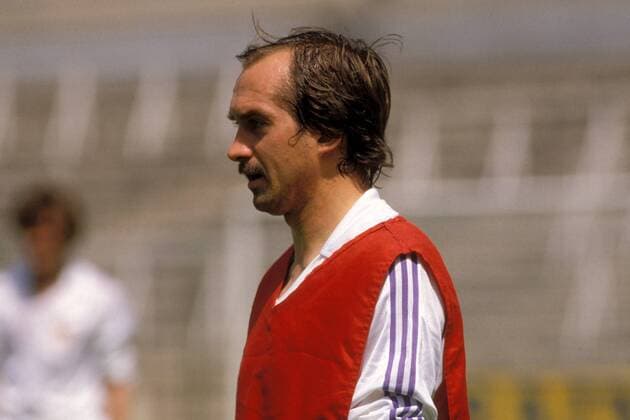 Uli Stielike (Real Madrid) Fußball Herren DEUTSCHSPRACHIGE SPORTZEITSCHRIFTEN UND -ZEITUNGEN NUR NACH RÜCKSPRACHE, Primera Division 1981 1982 Einzelbild Madrid