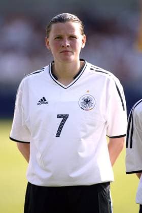 Pia Wunderlich (Deutschland) während der Nationalhymne Fußball Länderspiel Damen Freundschaftsspiel 2004, Länderspiel, Test, Testspiel, Nationalmannschaft, Nationalteam, Porträt Hoffenheim