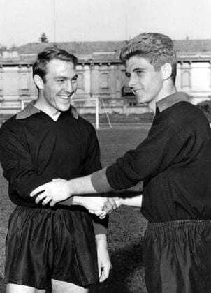 Gianni Rivera (re.) und Jimmy Greaves (beide Milan) - Shakehands -  Fußball Herren Serie A 1961 1962, 1. Italienische Liga, AC Mailand, Vneg, Vsw Gruppe Mailand