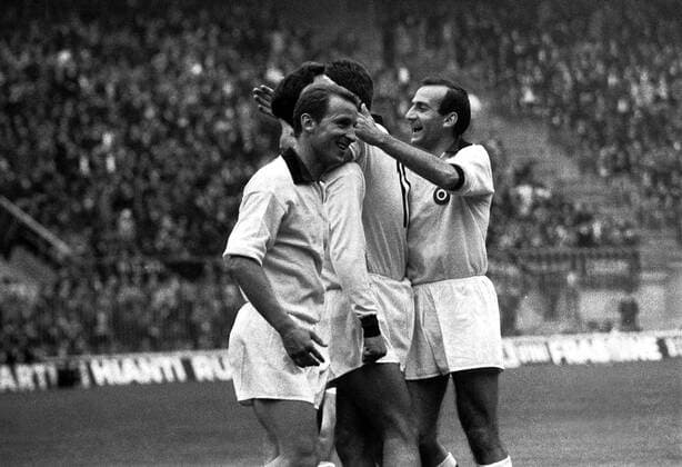 Giovanni Trapattoni (li.) und Giovanni Lodetti (re., beide Milan) - Torjubel Fußball Herren Serie A 1967 1968, 1. Italienische Liga, AC Mailand, Vneg, Vsw Gruppe Mailand Freude,