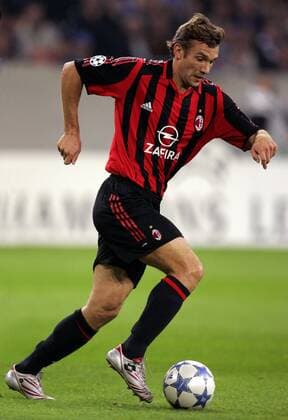 Andriy Shevchenko (Milan) am Ball Fußball EC 1 Herren Champions League 2005 2006, Serie A, 1. Italienische Liga, AC Mailand Einzelbild Gelsenkirchen Dynamik,