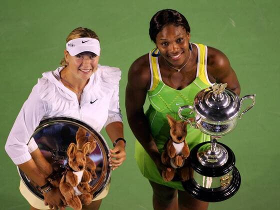 Siegerin Serena Williams (USA, re.) und Finalistin Maria Sharapova (Rußland) präsentieren ihre Trophäen Tennis Damen Australian Open 2007, Grand Slam, WTA Tour, Siegerehrung, Podium, Podest, Finale, Endspiel, Gruppe Melbourne Freude, Tennis Damen Australian Open 2007, Grand Slam, WTA Tour, Siegerehrung, Podium, Podest, Finale, Endspiel, Gruppe Melbourne Freude,