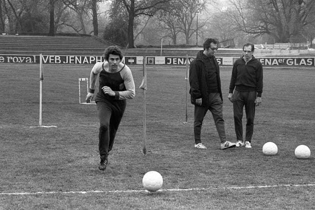 Eberhard Vogel (DDR) am Ball Fußball Herren WM Vorbereitung 1974, Nationalteam, Trainingslager, Training, Vneg, Vsw Einzelbild Jena Dynamik, Fußball Herren WM Vorbereitung 1974, Nationalteam, Trainingslager, Training, Vneg, Vsw Einzelbild Jena Dynamik,