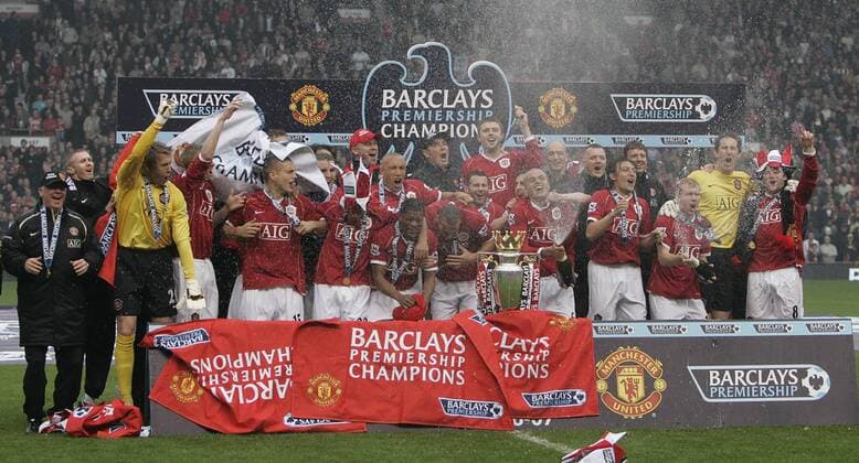 Manchester United ist englischer Meister 2007 - EDITORIAL USE ONLY. No use with unauthorised audio, video, data, fixture lists, club league logos or live services. Online in-match use limited to 120 images, no video emulation. No use in betting, games or single club league player publications. Fußball Herren English Premier League 2006 2007, 1. Englische Liga, Manchester United, ManU, Barclays, Banken, Vdig Totale Sponsor, Werbepartner, Werbung, Wirtschaft, Manchester Mannschaftsjubel, Erschöpfung, Begeisterung, Fußball Herren English Premier League 2006 2007, 1. Englische Liga, Manchester United, ManU, Barclays, Banken, Vdig Totale Sponsor, Werbepartner, Werbung, Wirtschaft, Manchester Mannschaftsjubel, Erschöpfung, Begeisterung,