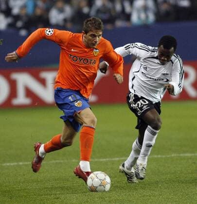 Joaquin (Valencia, li.) gegen Abdoulrazak Traore (Rosenborg Trondheim) -  - NOxONLINExUSE Fußball EC 1 Herren Champions League 2007 2008, Rosenborg BK Trondheim - Valencia CF 2:0 Gruppe Trondheim Dynamik, Fußball EC 1 Herren Champions League 2007 2008, Rosenborg BK Trondheim - Valencia CF 2:0 Gruppe Trondheim Dynamik,