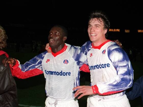 David Ginola (re.) und George Weah (beide Paris St. Germain) - Schlußjubel - Fußball EC 3 Herren UEFA Cup 1992 1993, Pokal, Europacup, Europapokal, FC Paris Saint Germain, PSG, Viertelfinale Gruppe Paris Glück, Freude, Fußball EC 3 Herren UEFA Cup 1992 1993, Pokal, Europacup, Europapokal, FC Paris Saint Germain, PSG, Viertelfinale Gruppe Paris Glück, Freude,