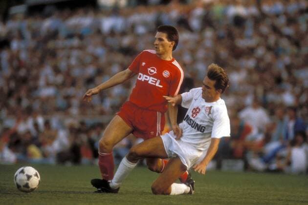 Thomas Kastenmaier (Bayern, li.) gegen Olaf Janßen (Köln) Fußball 1. BL Herren DEUTSCHSPRACHIGE SPORTZEITSCHRIFTEN UND -ZEITUNGEN NUR NACH RÜCKSPRACHE, Saison 1989 1990 Gruppe Donauwörth Dynamik, Fußball 1. BL Herren DEUTSCHSPRACHIGE SPORTZEITSCHRIFTEN UND -ZEITUNGEN NUR NACH RÜCKSPRACHE, Saison 1989 1990 Gruppe Donauwörth Dynamik,