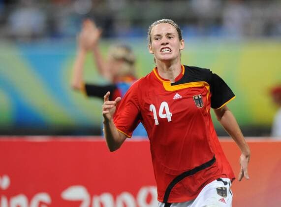 Simone Laudehr (Deutschland) - Torjubel - Fußball OS Sommer Damen Olympische Sommerspiele Peking 2008, Spiele, Nationalmannschaft, Länderspiel, Nationaltrikot, Einzelbild o0 Frauen Frauenfußball Shenyang Freude,