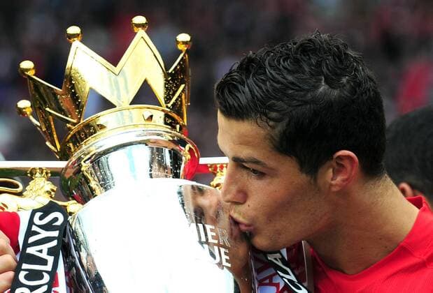Cristiano Ronaldo (Manchester United) - Englischer Meister 2008 2009 - EDITORIAL USE ONLY. No use with unauthorised audio, video, data, fixture lists, club league logos or live services. Online in-match use limited to 120 images, no video emulation. No use in betting, games or single club league player publications. Fußball Herren English Premier League 2008 2009, 1. Englische Liga, Manchester United, ManU Einzelbild o0 Sieg, Sieger Manchester Freude,