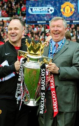 Co Trainer Mick Phelan (li.) und Trainer Sir Alex Ferguson (beide Manchester United) - Englische Meister 2008 2009 - EDITORIAL USE ONLY. No use with unauthorised audio, video, data, fixture lists, club league logos or live services. Online in-match use limited to 120 images, no video emulation. No use in betting, games or single club league player publications. Fußball Herren English Premier League 2008 2009, 1. Englische Liga, Manchester United, ManU Gruppe o0 Sieg, Sieger Manchester Freude,