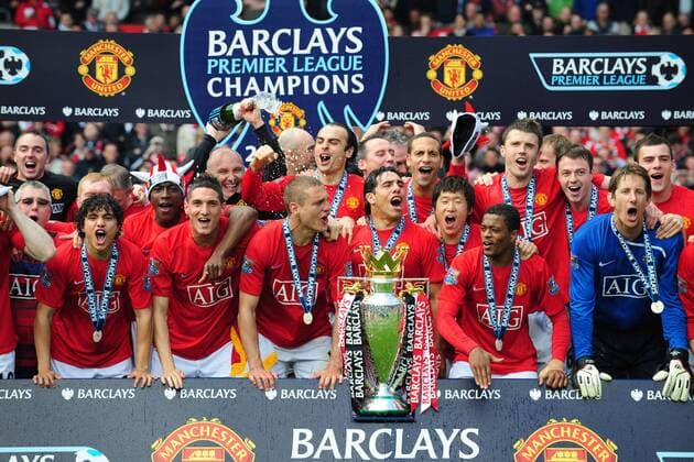 Manchester United ist Englischer Meister 2008 2009, v.li: Rafael da Silva, Federico Macheda, Nemanja Vidic, Carlos Tevez, Ji Sung Park, Patrice Evra, Torwart Edwin van der Sar; dahinter Danny Welbeck, Dimitar Berbatov, Rio, ... - EDITORIAL USE ONLY. No use with unauthorised audio, video, data, fixture lists, club league logos or live services. Online in-match use limited to 120 images, no video emulation. No use in betting, games or single club league player publications. Fußball Herren English Premier League 2008 2009, 1. Englische Liga, Manchester United, Manu, Meister, Meisterschaft Totale Manchester Freude,