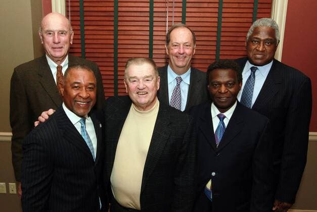 National Baseball Hall of Fame members (L to R) front row Ozzie Smith, Whitey Herzog and Lou Brock join National Basketball Hall of Fame members (L to R) back row Bob Pettit, Bill Bradley and Willis Reed for a photograph before induction ceremonies for the St. Louis Sports Hall of Fame in St. Charles, Missouri on February 10, 2011. Bradley, a standout at Princeton and a member of the New York Knicks is being inducted into the St. Louis Sports Hall of Fame. Bradley is a native of Crystal City, Missouri.  SLP2011021004 o0 people Politik