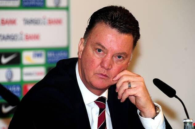 Fussball Herren 1.Bundesliga Saison 2010 2011, FC Bayern München; Pressekonferenz: Trainer Louis VAN GAAL
