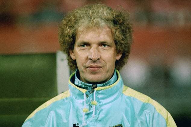2. BL Saison 1992 1993 Hannover 96 gegen SV Waldhof Mannheim 3:1 am 01.09.1992. Trainer Klaus Toppmöller (Waldhof Mannheim).