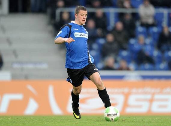 10.12.2011,Fussball, 3. LIGA, Saison 2011 2012, 20. SPIELTAG, SCHÜCO-ARENA, BIELEFELD DSC ARMINIA BIELEFELD - VFL OSNABRÜCK 1 - 1 Diego Demme (Arminia Bielefeld), Aktion, Einzelbild, Quer