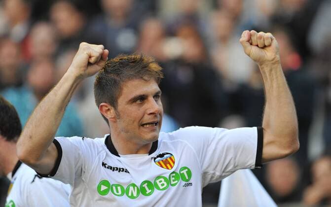 04.04.2010, Primera Divison BBVA, FC Valencia - CA Osasuna (L-R) Joaquin (Valencia - First Goal) Nur fuer redaktionelle Verwendun