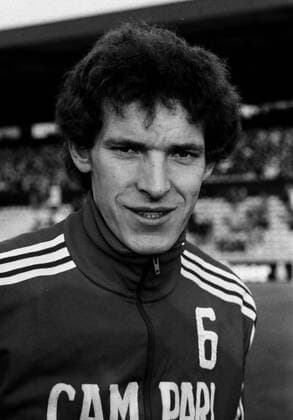 Aus 1. BL Saison 1977 1978 Eintracht Braunschweig gegen den 1. FC Kaiserslautern 3:1 am 10.12.1977 im Eintracht Stadion. Im Foto: FC Spieler Klaus Toppmöller