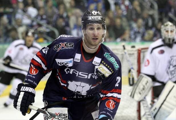 17.11.2013, O2-World, Berlin, GER, 1.DEL, Eisbären Berlin vs Thomas Salbo Ice Tigers, im Bild Andre Rankel (Eisbären Berlin)