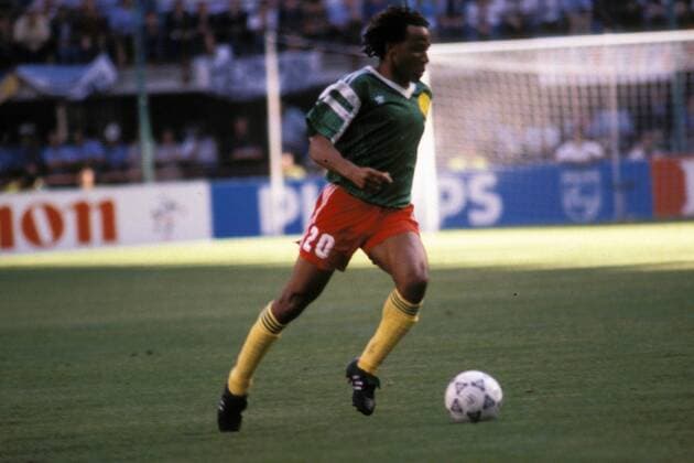 Weltmeisterschaft Vorrunde, Argentinien - Kamerun in Mailand: Cyrille Makanaky (Kamerun) am Ball