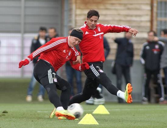 19.03.2014,FC Bayern Training, Saebenerstrasse,Muenchen, Fussball,Sport,im Bastian Schweinsteiger vs Claudio Pizarro EP_prz