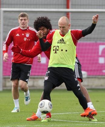 19.03.2014,FC Bayern Training, Saebenerstrasse,Muenchen, Fussball,Sport,im vl. Toni Kroos (FC Bayern Muenchen), Dante (FC Bayern Muenchen) und Arjen Robben (FC Bayern Muenchen) EP_prz