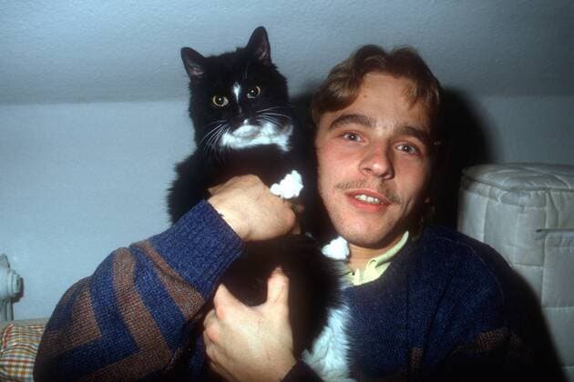 Thomas Häßler (1. FC Köln) mit Katze