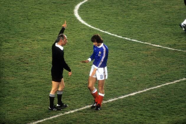 Weltmeisterschaft Vorrunde, Argentinien - Frankreich in Buenos Aires: Schiedsrichter Jean Dubach (li.) und Dominique Bathenay (Frankreich)