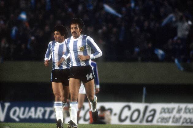 Weltmeisterschaft Vorrunde, Argentinien - Frankreich in Buenos Aires: Daniel Passarella (li.) und Leopoldo Luque (beide Argentinien)