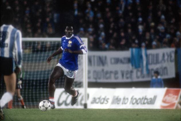 Weltmeisterschaft Vorrunde, Argentinien - Frankreich in Buenos Aires: Marius Tresor (Frankreich) am Ball