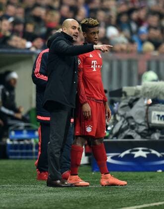 FUSSBALL CHAMPIONS LEAGUE SAISON 2015 2016 ACHTELFINALE RUECKSPIEL FC Bayern Muenchen - Juventus Turin 16.03.2016 Trainer Pep Guardiola (li) mit Kingsley Coman (re, FC Bayern Muenchen) 