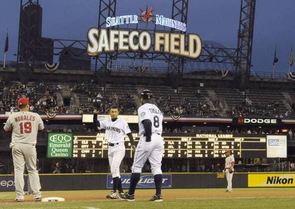 Nintendo to sell majority stake in Seattle Mariners File photo shows Ichiro Suzuki (2nd from L) acknowledging the crowd at the Seattle Mariners Safeco Field on April 16, 2009 after breaking Isao Harimoto s record in Japan for most career hits with his 3,086th hit in a combined career between the Japanese and major leagues. The Mariners said on April 27, 2016 that Nintendo of America Inc. will sell a majority of its interest in the team to other members of the current ownership group. 