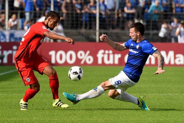 Timothy CHANDLER (Eintracht Frankfurt), Jerome GONDORF (SV Darmstadt 98). Deutschland, Darmstadt: Fussball, Bundesliga: SV Darmstadt 98 vs Eintracht Frankfurt am 10.09.2016, Jonathan-Heimes-Stadion am Boellenfalltor.