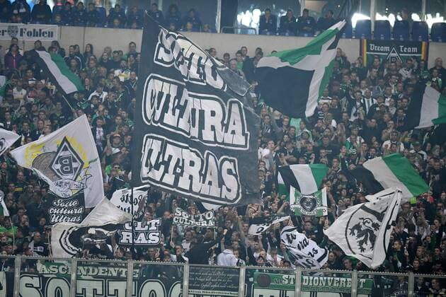 Fussball, 1.BL Saison 2016 2017, Spieltag 6, FC Schalke 04-Borussia Mönchengladbach , 02.10.2016, VeltinArena , Gelsenkirchen, Schalke Fans
