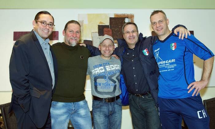 Fussball Berlin 05.12.2016 Bezirksliga Staffel 1 CLUB ITALIA Trainer Thomas HAESSLER ( Häßler ) beim Sponsorentermin in den THERMEN AM EUROPA CENTER