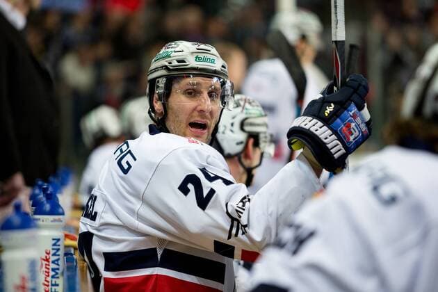 Andre Rankel (24, Eisbaeren Berlin) auf der Bank, Thomas Sabo Ice Tigers Nuernberg vs. Eisbaeren Berlin, Eishockey, DEL, 29.01.2017 Nuernberg Copyright: xHahn Eibner-Pressefotox EP_HAHN