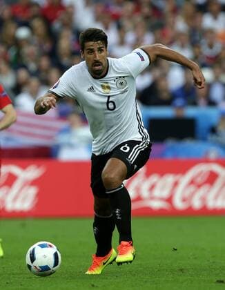 Paris, Frankreich, 16.06.2016, Europameisterschaft, Deutschland - Polen, Sami Khedira (Deutschland) ( DeFodi506