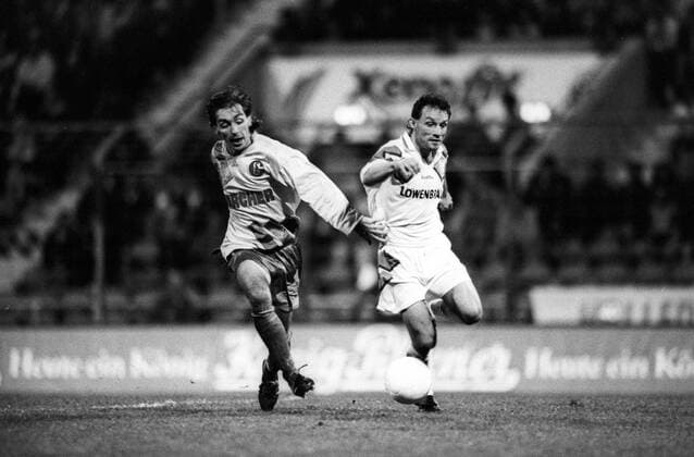 Jiri Nemec (FC Schalke 04, li.) gegen Peter Nowak (TSV 1860 München)
