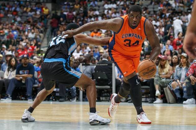 DALLAS, TX - JULY 30: 3 s Company forward Mike Sweetney ( 34) makes a move on Power guard Kendall Gill ( 12) during the Big3 basketball game between 3 s Company and Power on July 30, 2017, at the American Airlines Center in Dallas, TX. 3 s Company won the game 53-49... (Photo by Matthew Visinsky Icon Sportswire) BASKETBALL: JUL 30 Big3 Basketball Dallas Icon1707300443 EDITORIAL USE ONLY