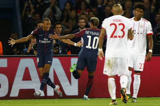 September 27, 2017 - Paris, Ile de France, France - PSG s players Neymar Jr and Kylian Mbappe celebrate a goal during the UEFA Champions League football match between Paris Saint-Germain and Bayern Munich on September 27, 2017 at the Parc des Princes stadium in Paris. Paris Saint-Germain v Bayern Muenchen - UEFA Champions League  - ZUMAn230 20170927_zaa_n230_468 Copyright: xMehdixTaamallahx