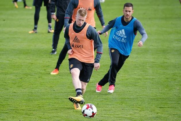 Belgium s Kevin De Bruyne and Belgium s Eden Hazard fight for the ball during a training session of Belgian national soccer team Red Devils, Wednesday 04 October 2017, in Tubize. The team is preparing for World Cup qualification games against Bosnia on Saturday, and Cyprus on Monday. BRUNOxFAHY  x05177964x