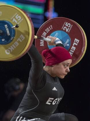 December 2, 2017 - Los Angeles, California, U.S - Sara Ahmed struggle with the lift while competing in the Women s 69kg Group A competition at the 2017 International Weightlifting Federation World Weightlifting Championships at the Anaheim Convention Center in Anaheim on Thursday, Dec.2, 2017. 2017 International Weightlifting - ZUMAg199 20171202_zap_g199_069 Copyright: xMichaelxGouldingx