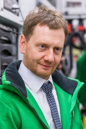 Michael Kretschmer Minister President of the free State of Saxony, when visiting the competition venue in the wax truck of the German team portrait frame FIS cross-country skiing World Cup in Dresden xprx
