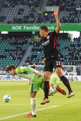 Timothy Chandler Eintracht Frankfurt against Paul Verhaegh VfL Wolfsburg 1 football Bundesliga season 2017 2018 VfL Wolfsburg vs Eintracht Frankfurt in the Volkswagen Arena in Wolfsburg Germany football man men 20 01 2018
